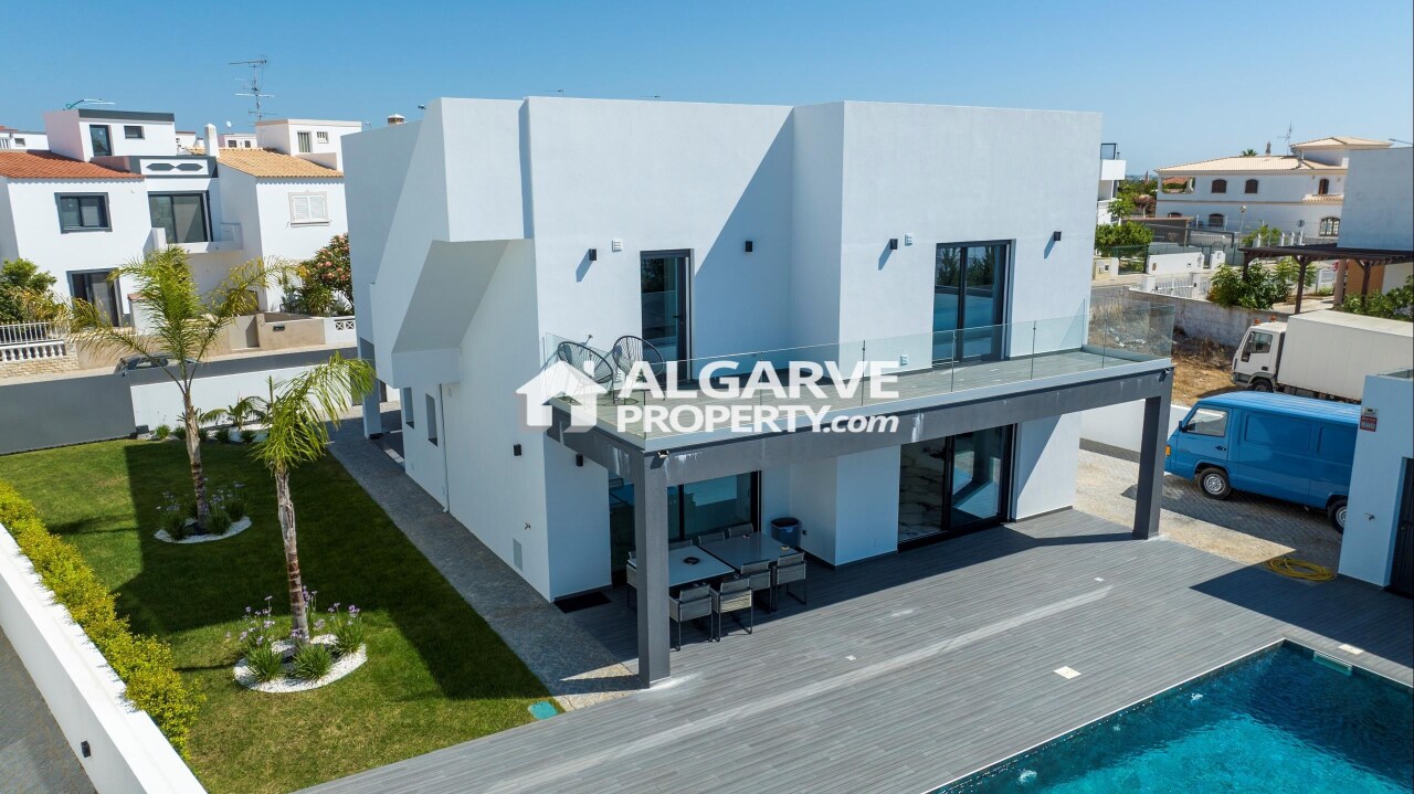 4 bed Villa in Fuseta, Olhão, Eastern Algarve
