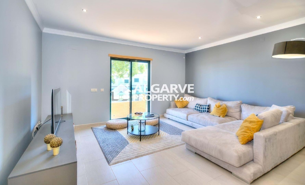 4 bed Villa in Quelfes, Olhão, Eastern Algarve