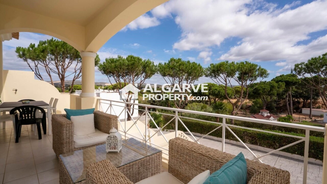 4 bed Villa in Quarteira, Loulé, Central Algarve