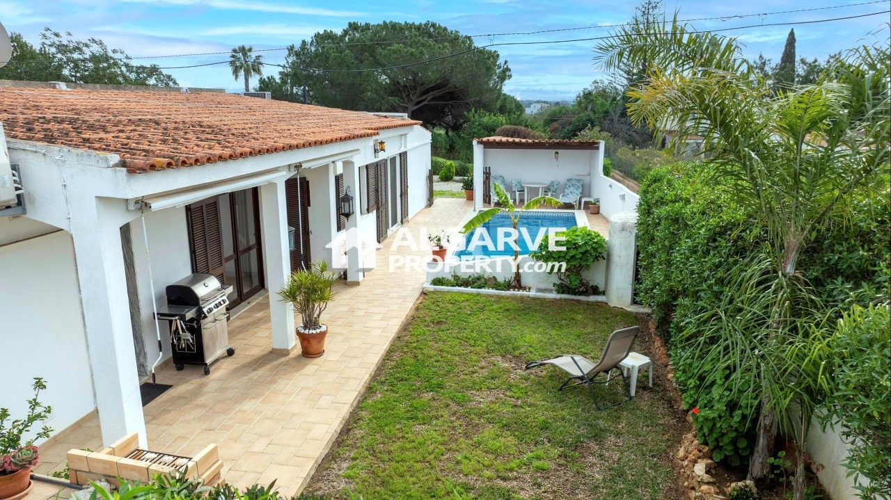 3 bed Villa in Almancil, Loulé, Central Algarve