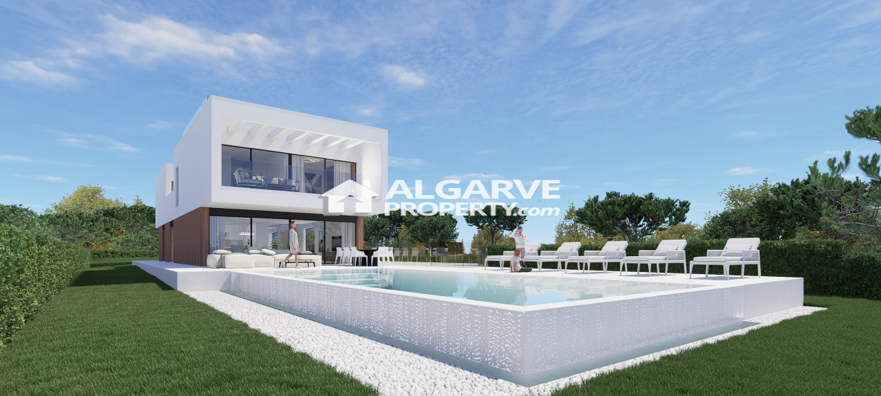 4 bed Villa in Quarteira, Loulé, Central Algarve