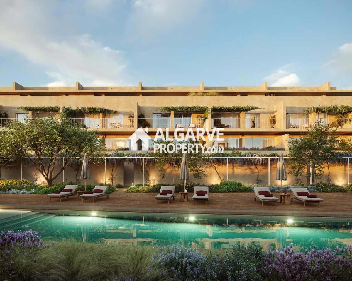 2 bed Apartment in Quarteira, Loulé, Central Algarve