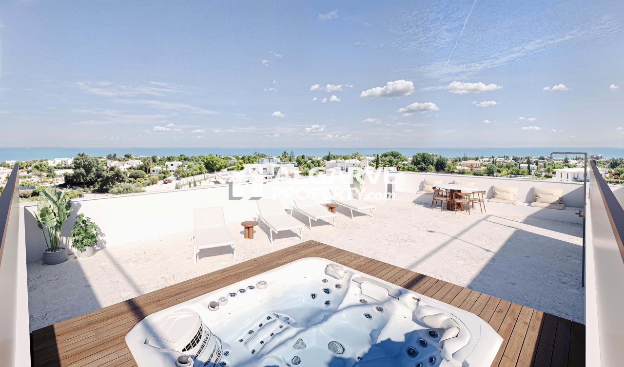 2 bed Apartment in Carvoeiro, Lagoa, Western Algarve