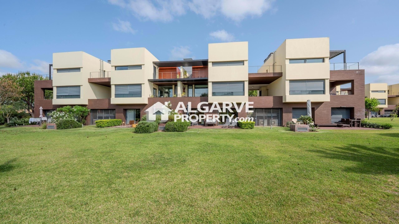 1 bed Apartment in Quarteira, Loulé, Central Algarve