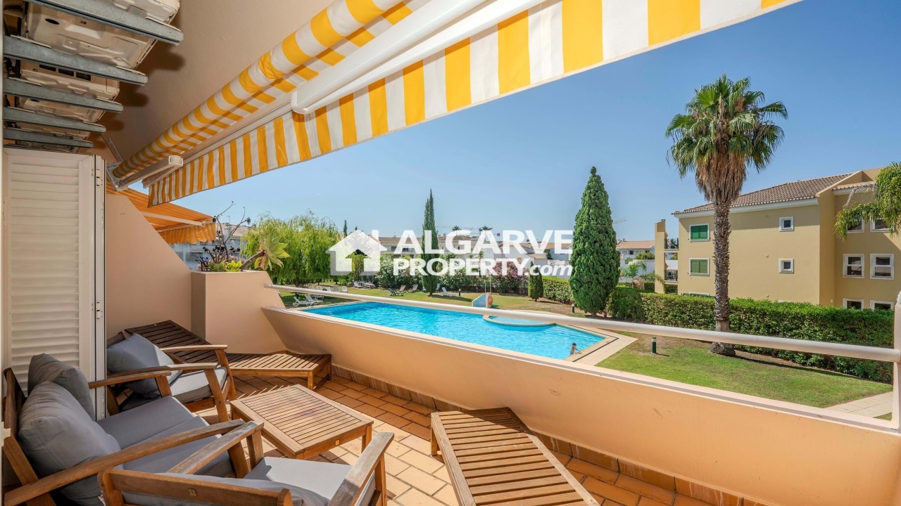 2 bed Apartment in Quarteira, Loulé, Central Algarve