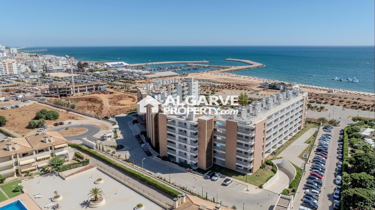 2 bed Apartment in Quarteira, Loulé, Central Algarve