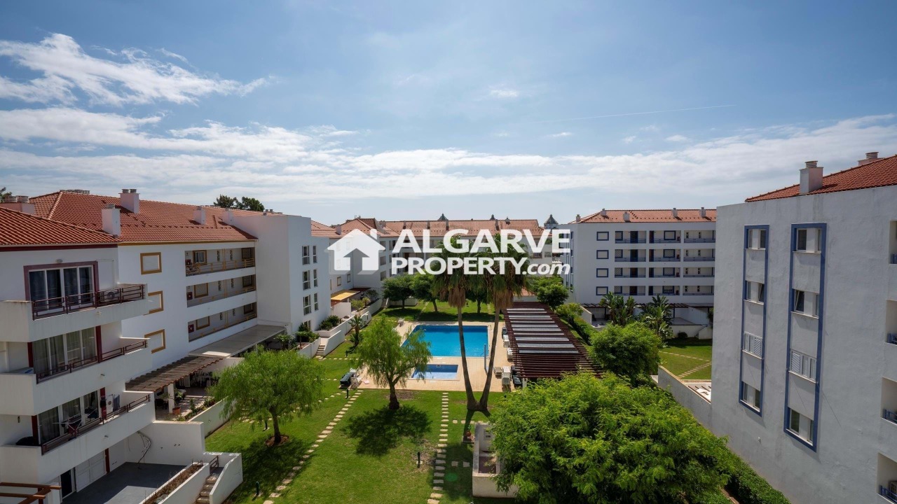 2 bed Apartment in Quarteira, Loulé, Central Algarve