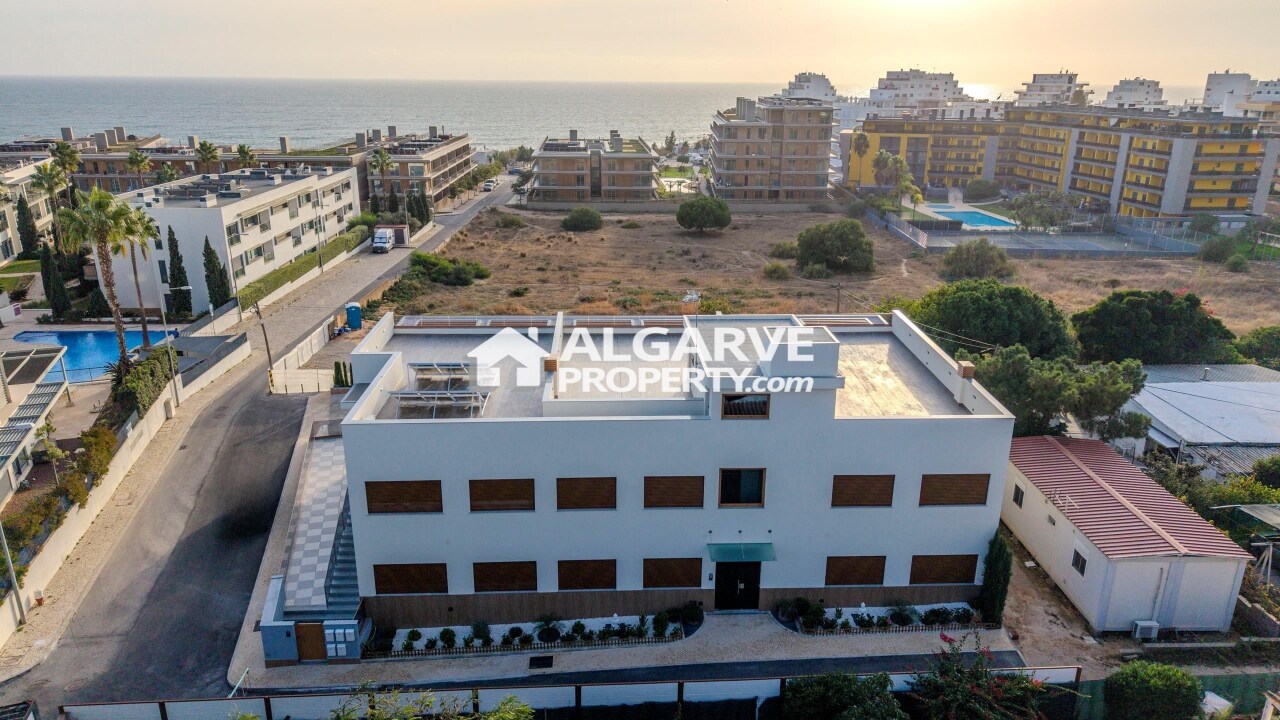 2 bed Apartment in Quarteira, Loulé, Central Algarve