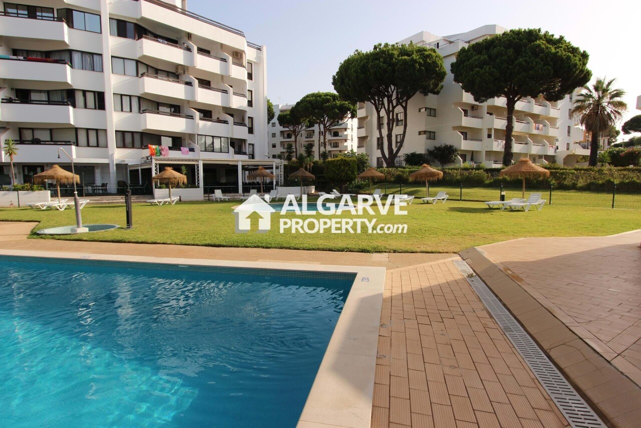 2 bed Apartment in Quarteira, Loulé, Central Algarve