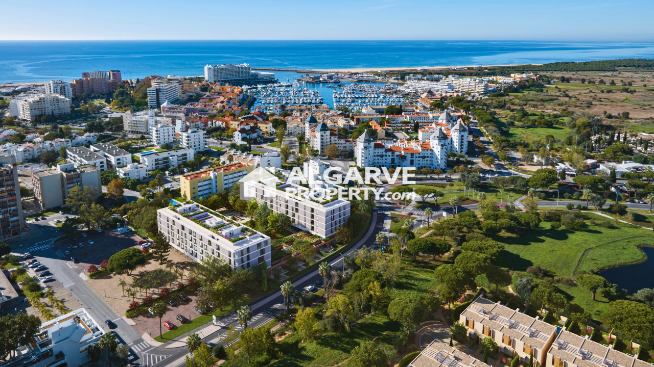 2 bed Apartment in Quarteira, Loulé, Central Algarve