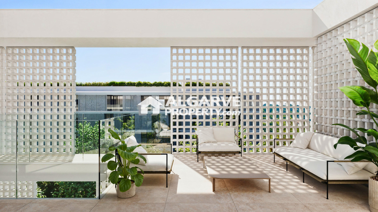 2 bed Apartment in Quarteira, Loulé, Central Algarve