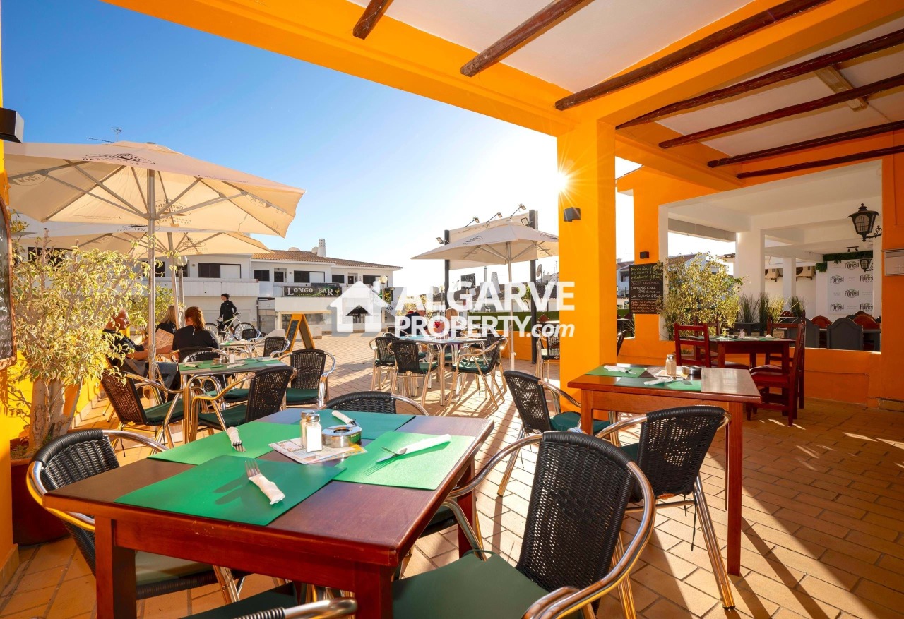 Commercieel / Zakelijk in Albufeira, Central Algarve