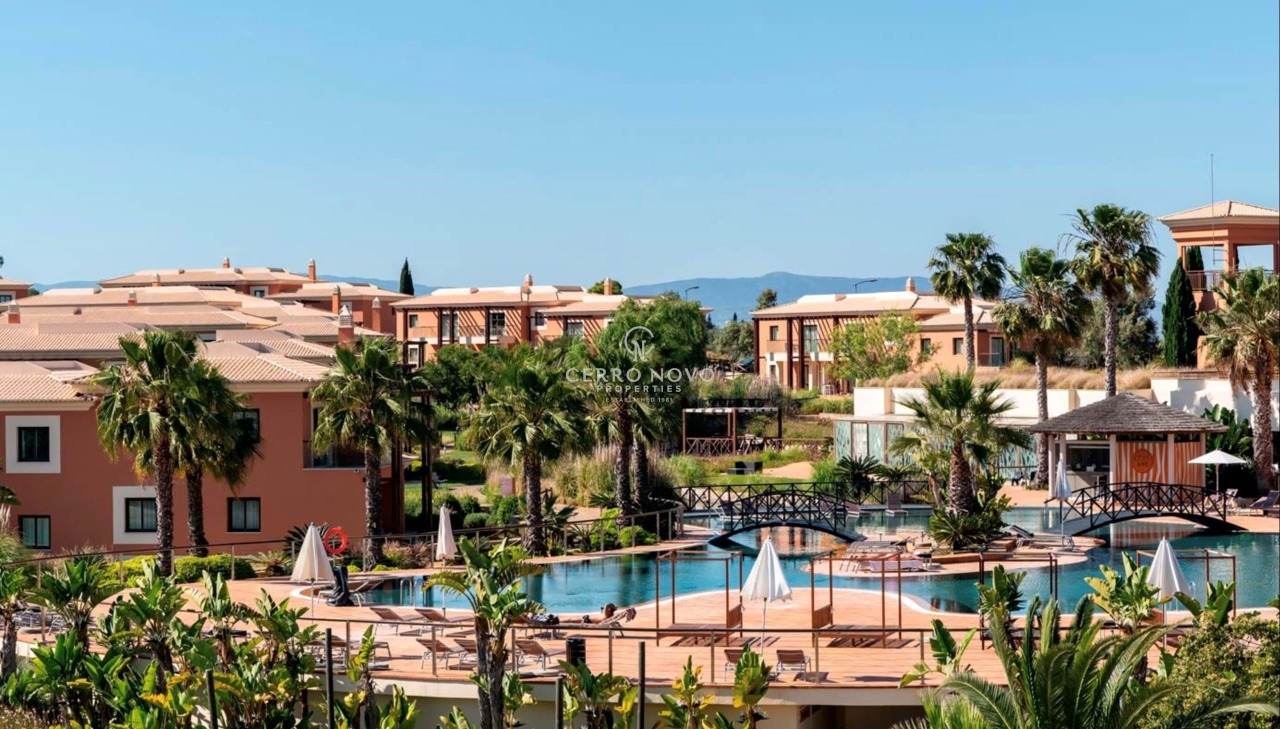 2 bed Apartment in Carvoeiro, Lagoa, Western Algarve