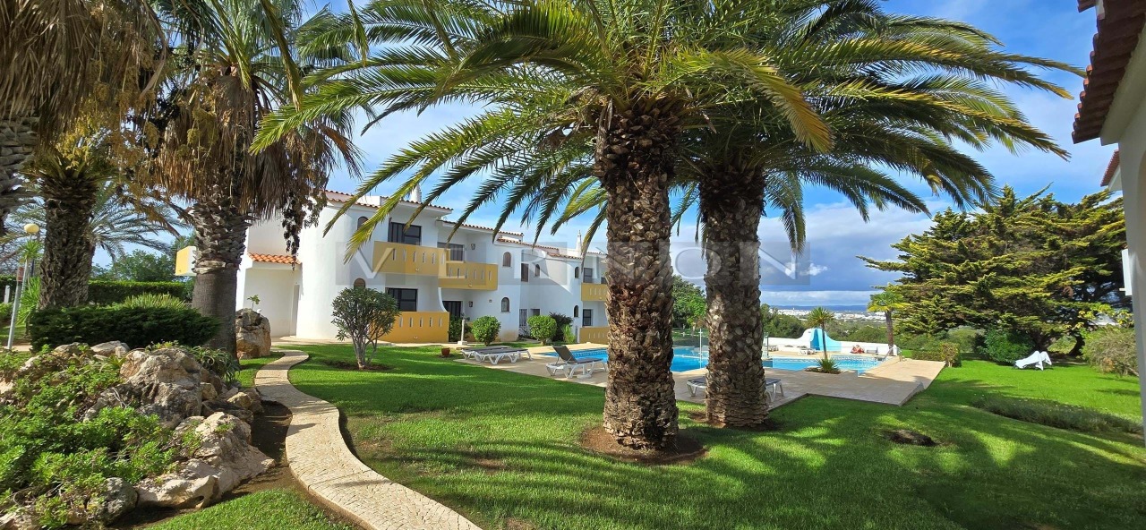 2 bed Apartment in Carvoeiro, Lagoa, Western Algarve