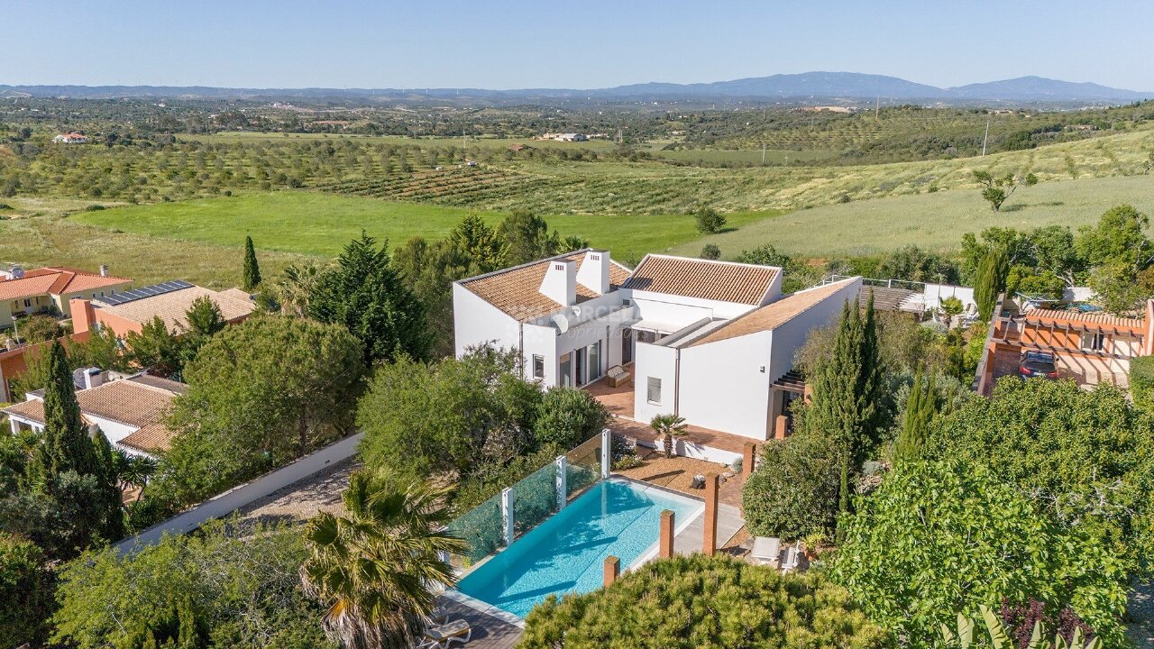 5 bed Villa in Luz, Lagos, Western Algarve