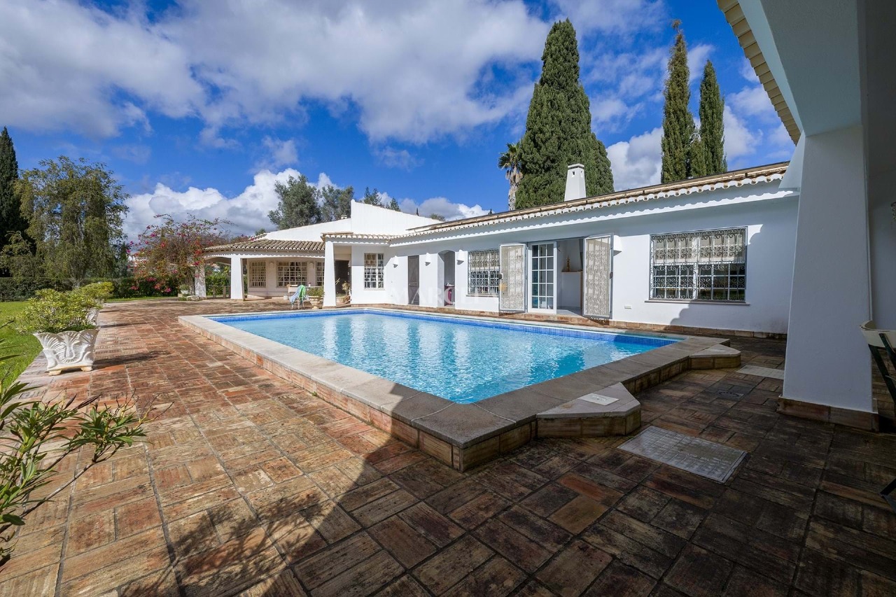 4 bed Villa in Mexilhoeira Grande, Portimão, Western Algarve