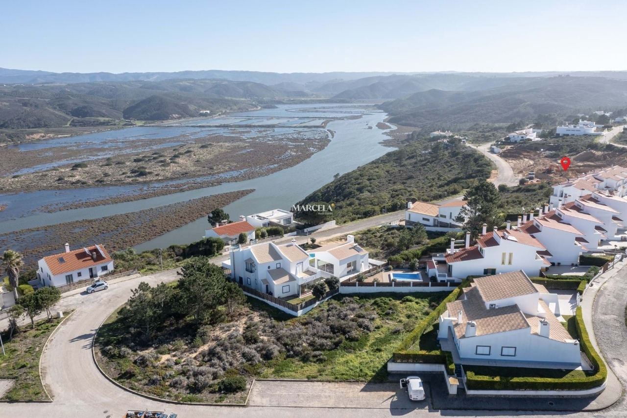3 bed Apartment in Aljezur, Western Algarve