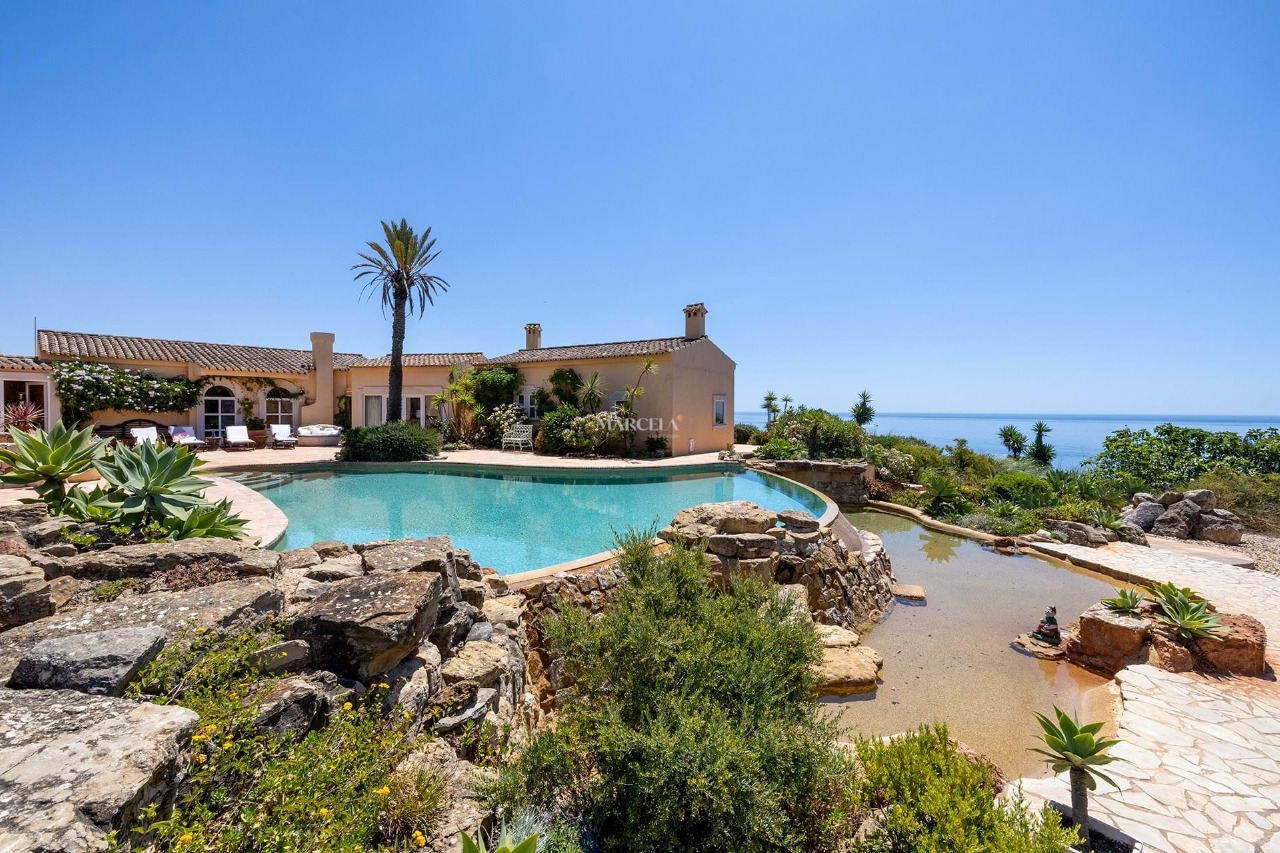 5 bed Villa in Luz, Lagos, Western Algarve