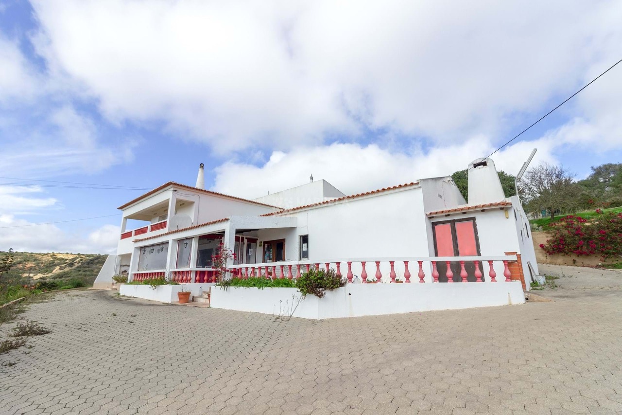 3 bed Villa in Luz, Lagos, Western Algarve