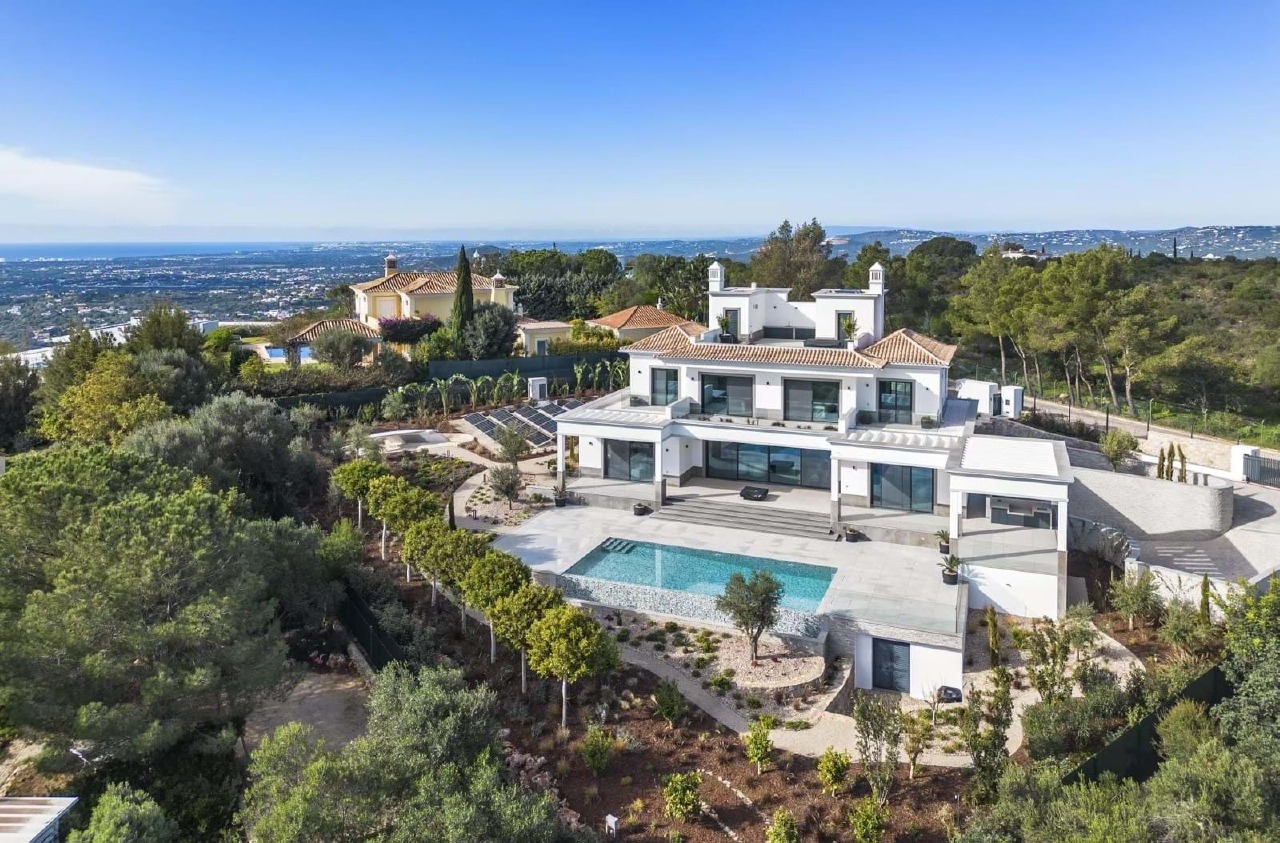 5 bed Villa in Loulé, Central Algarve