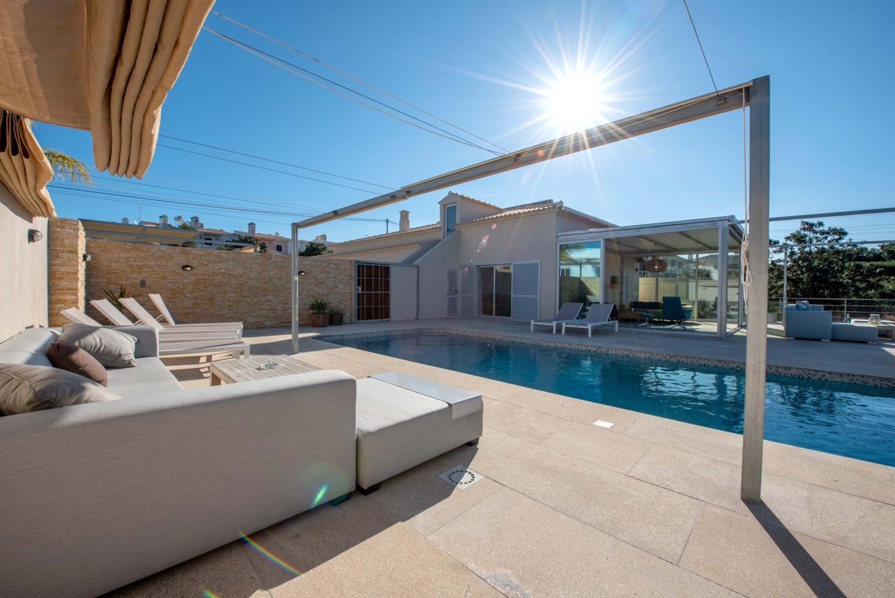 4 bed Villa in Almancil, Loulé, Central Algarve