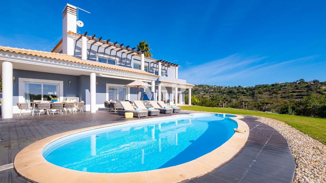 4 bed Villa in Loulé, Central Algarve