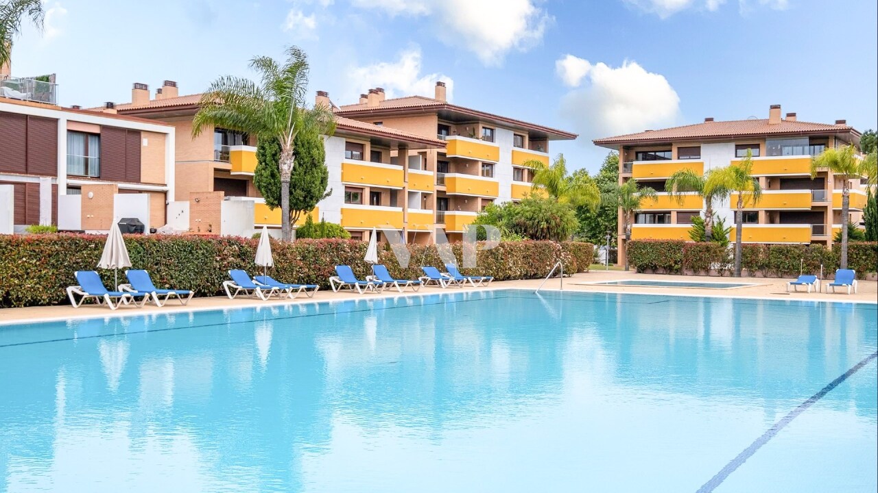 3 bed Apartment in Quarteira, Loulé, Central Algarve