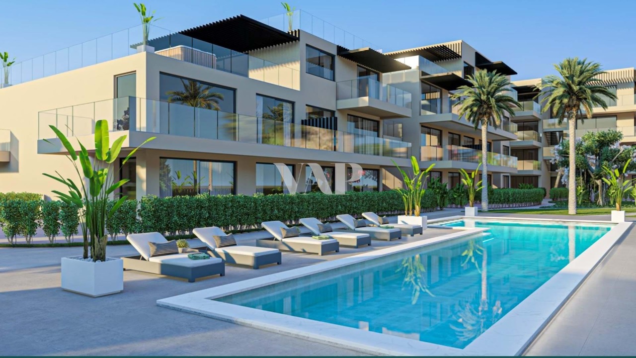 3 bed Apartment in Quarteira, Loulé, Central Algarve