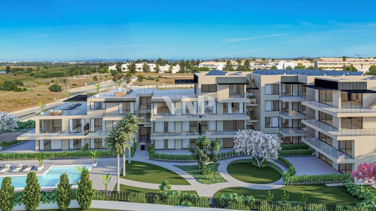 2 bed Apartment in Quarteira, Loulé, Central Algarve