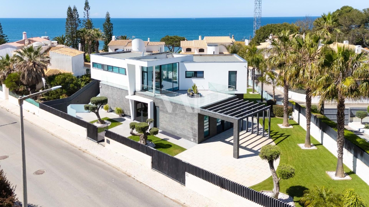 5 bed Villa in Guia, Albufeira, Central Algarve