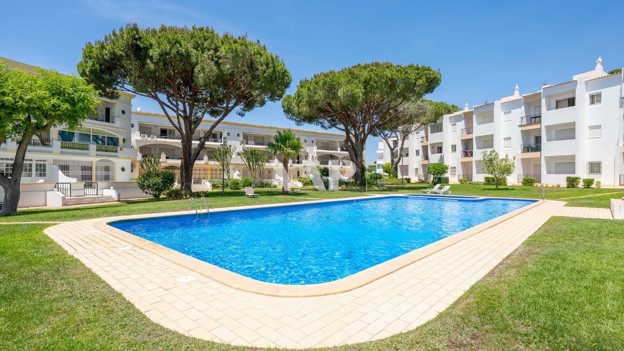 2 bed Apartment in Quarteira, Loulé, Central Algarve