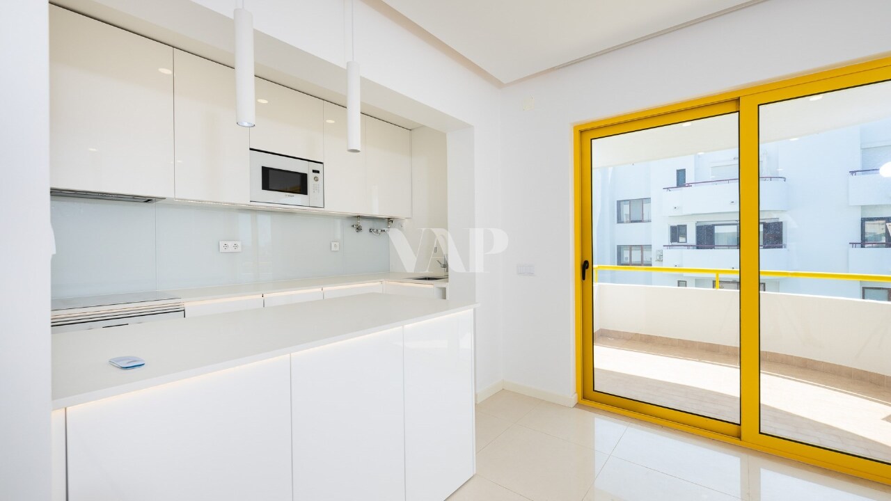 2 bed Apartment in Quarteira, Loulé, Central Algarve