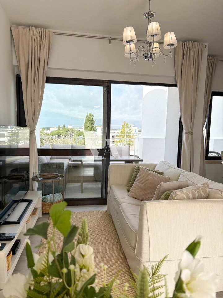 2 bed Apartment in Quarteira, Loulé, Central Algarve