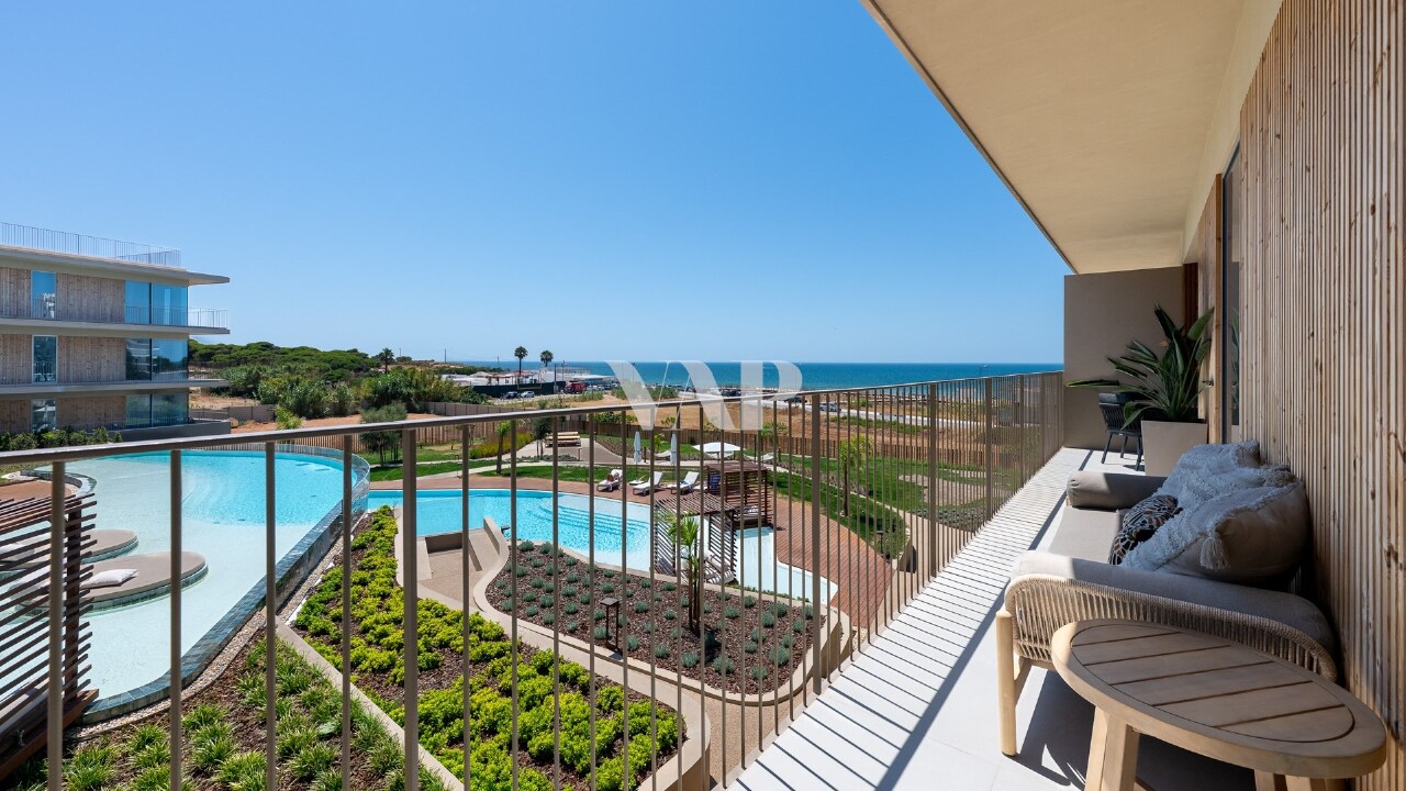 2 bed Apartment in Quarteira, Loulé, Central Algarve