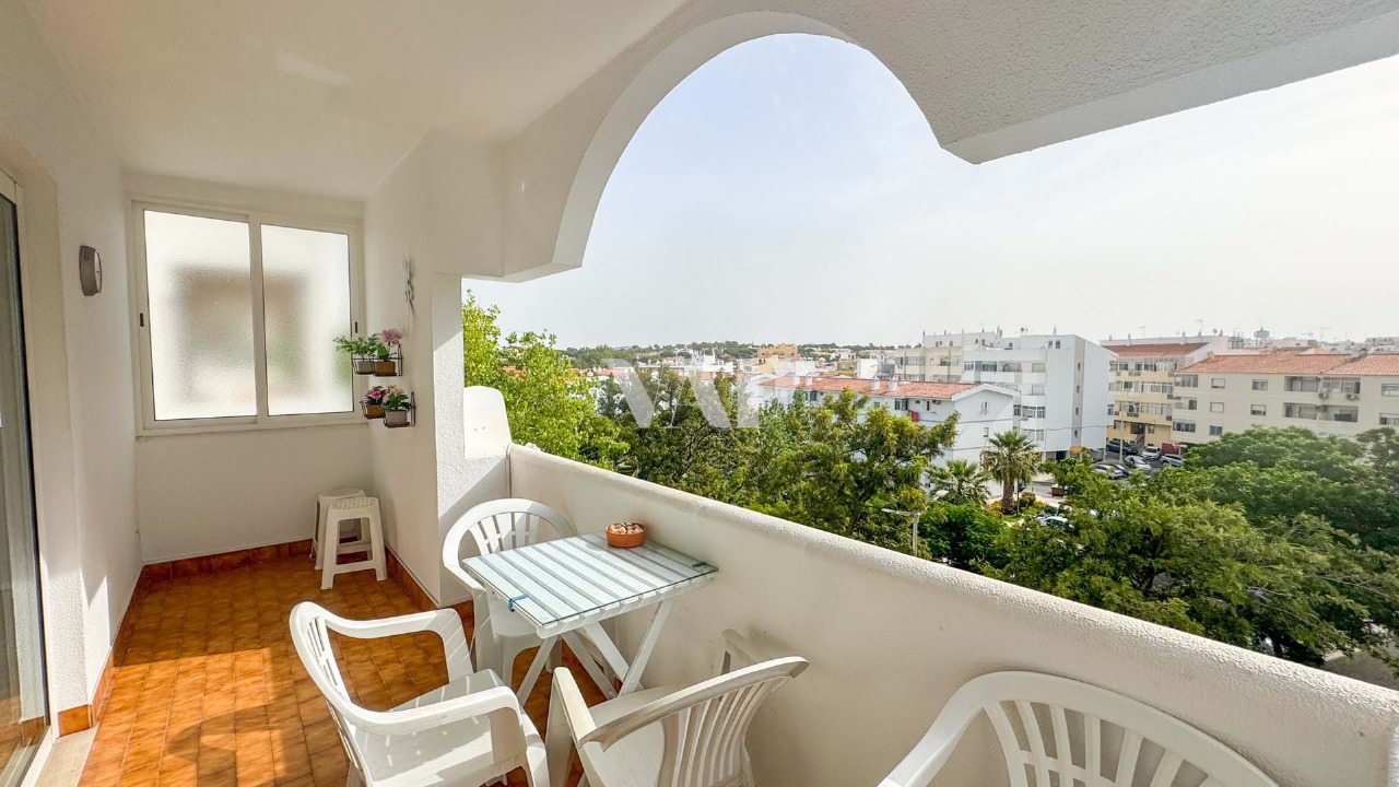 2 bed Apartment in Quarteira, Loulé, Central Algarve