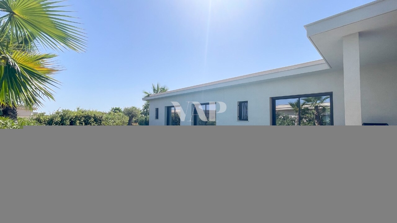 3 bed Villa in Faro, Central Algarve