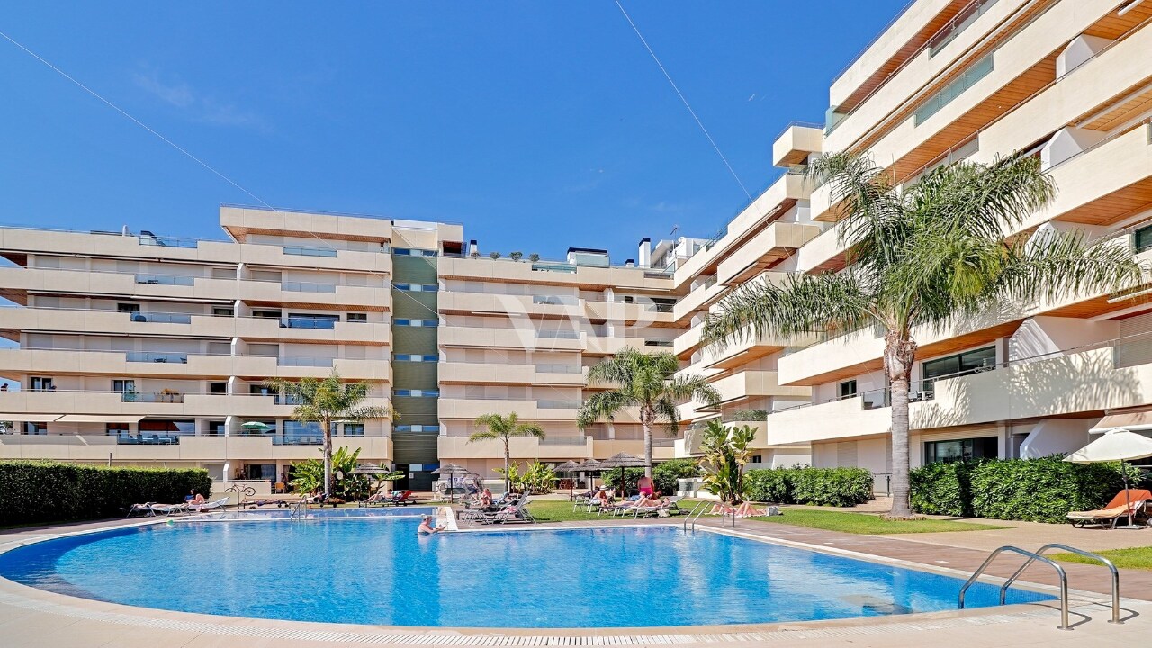 2 bed Apartment in Quarteira, Loulé, Central Algarve