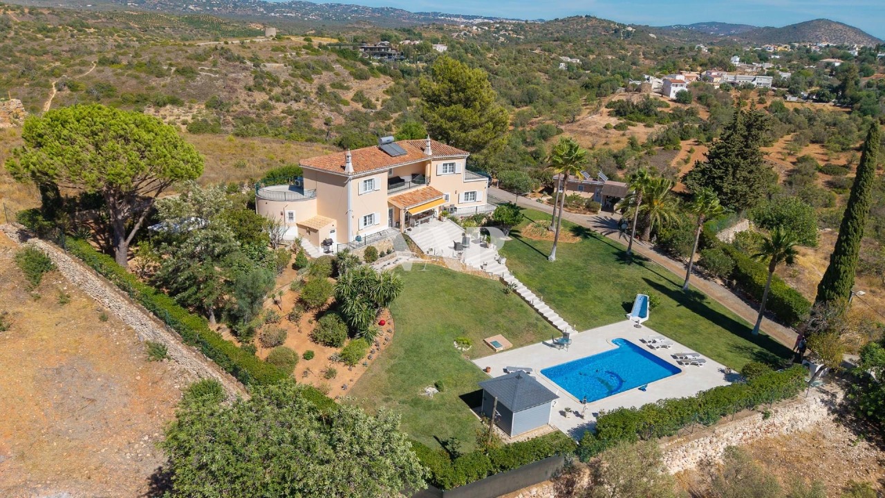 4 bed Villa in Boliqueime, Loulé, Central Algarve