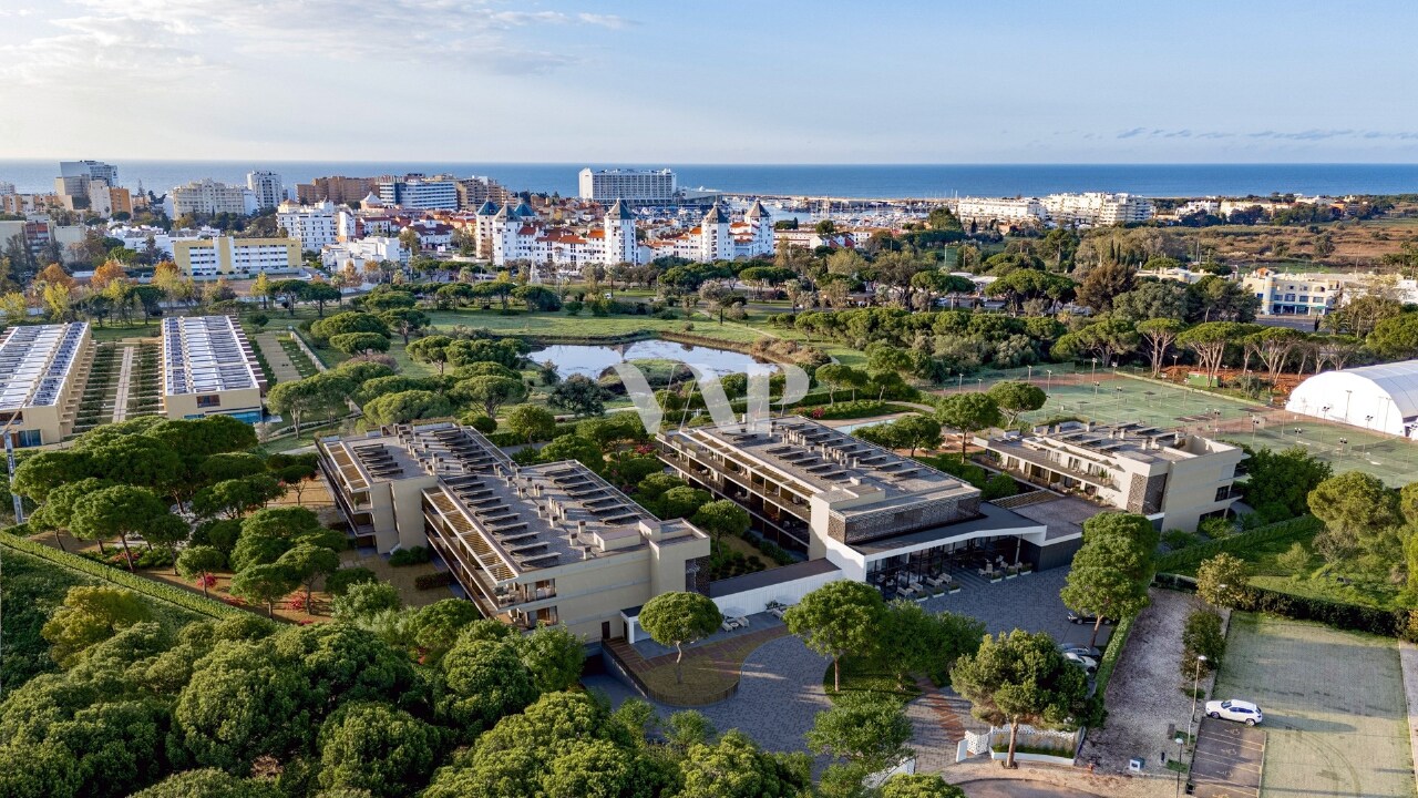 2 bed Apartment in Quarteira, Loulé, Central Algarve