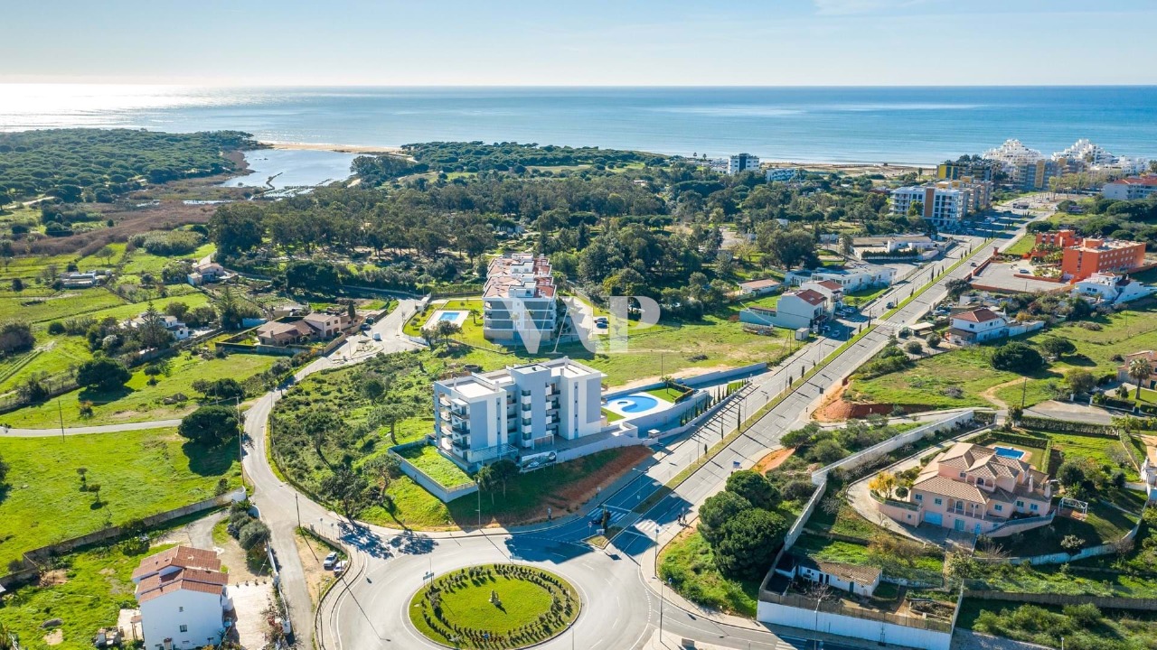 2 bed Apartment in Quarteira, Loulé, Central Algarve