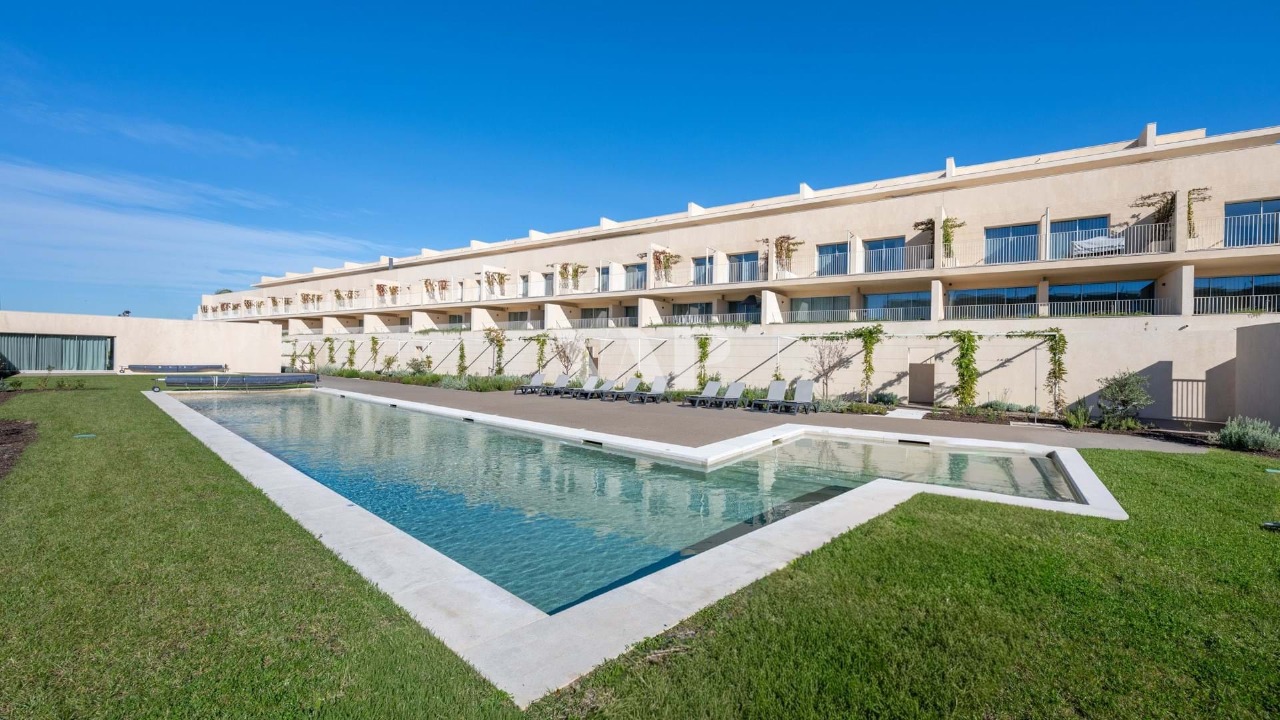 2 bed Apartment in Quarteira, Loulé, Central Algarve