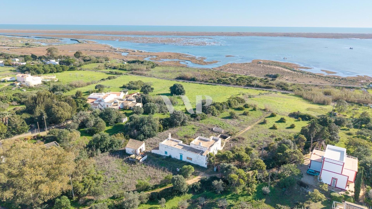 6 bed Villa in Olhão, Eastern Algarve