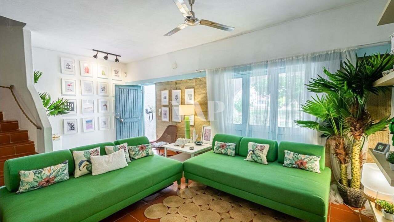 3 bed Villa in Quarteira, Loulé, Central Algarve