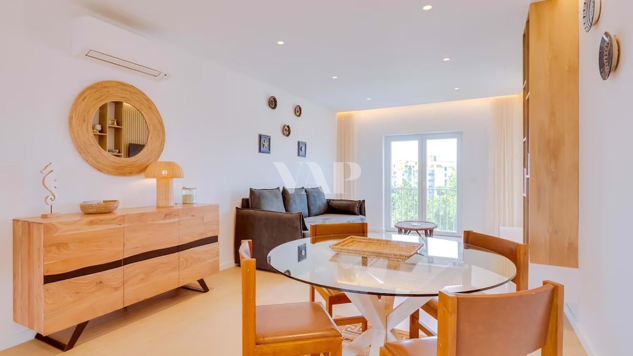 2 bed Apartment in Quarteira, Loulé, Central Algarve