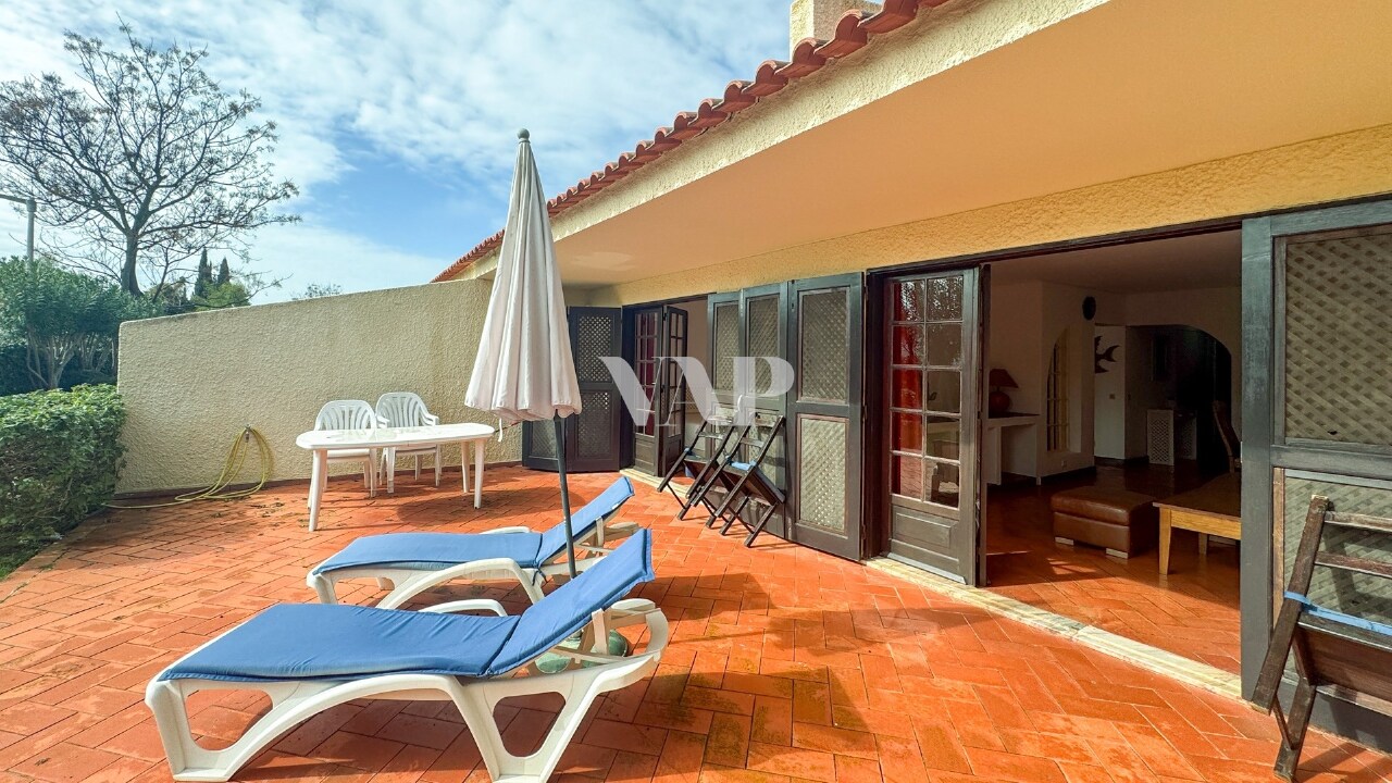 2 bed Apartment in Quarteira, Loulé, Central Algarve