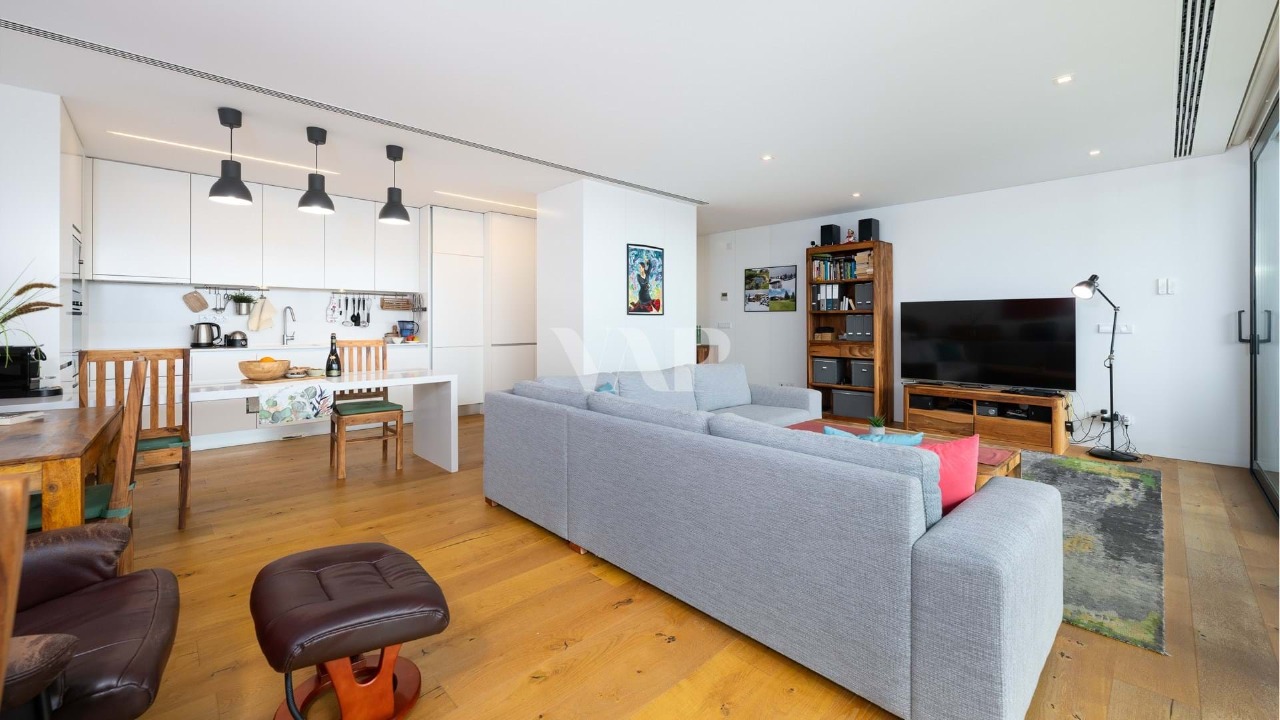 2 bed Apartment in Quarteira, Loulé, Central Algarve