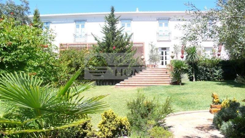 6 bed Villa in Santa Bárbara de Nexe, Faro, Central Algarve