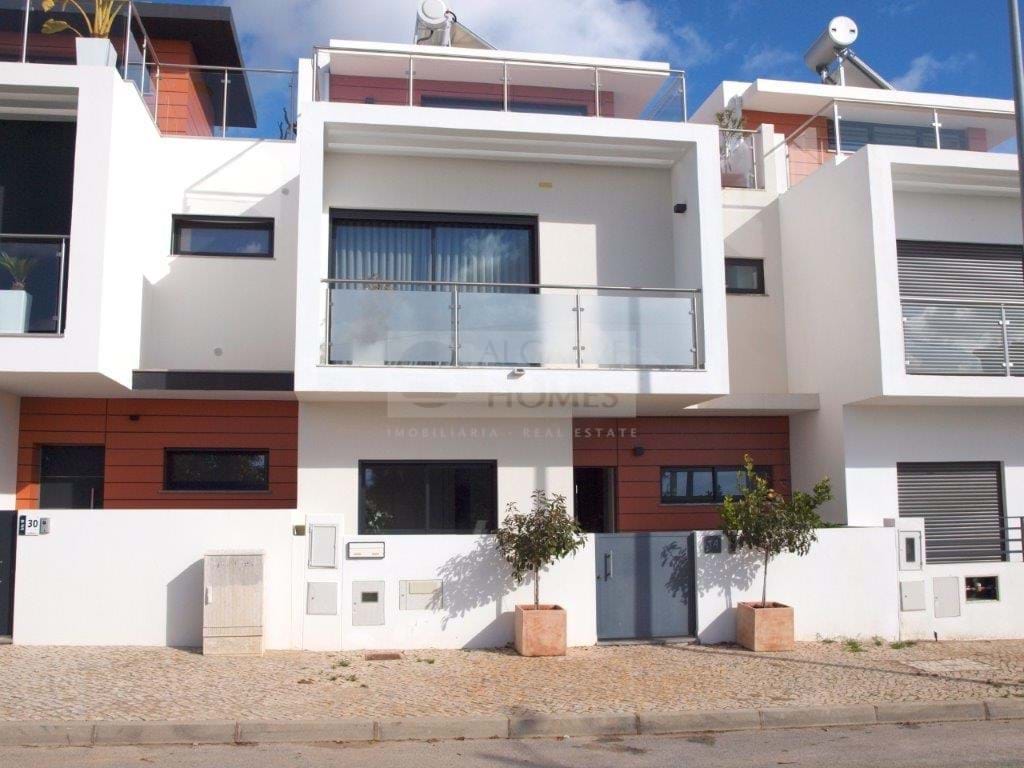 3 bed Villa in Fuseta, Olhão, Eastern Algarve