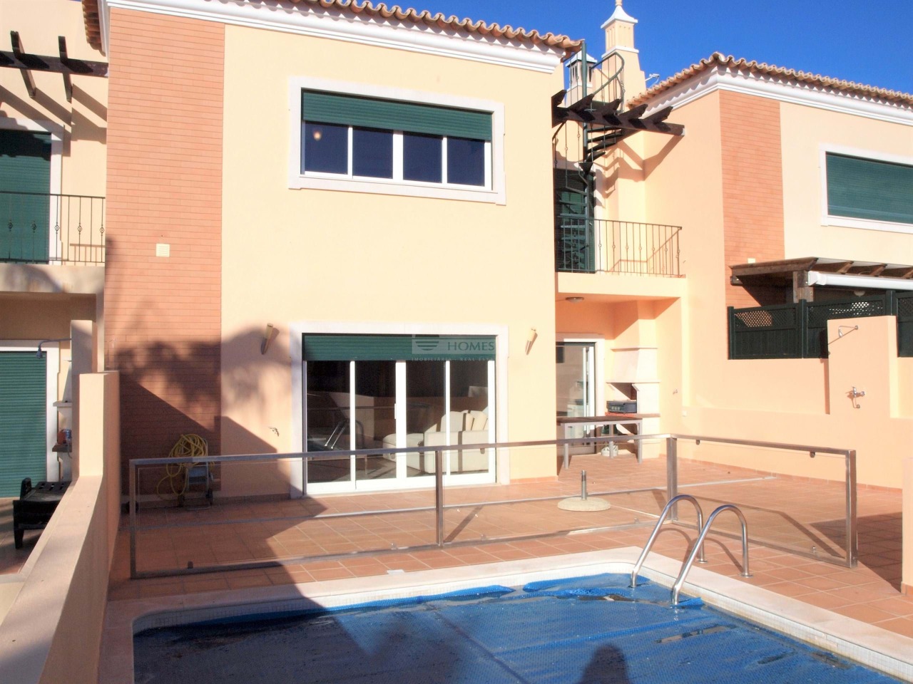 4 bed Villa in Santa Bárbara de Nexe, Faro, Central Algarve