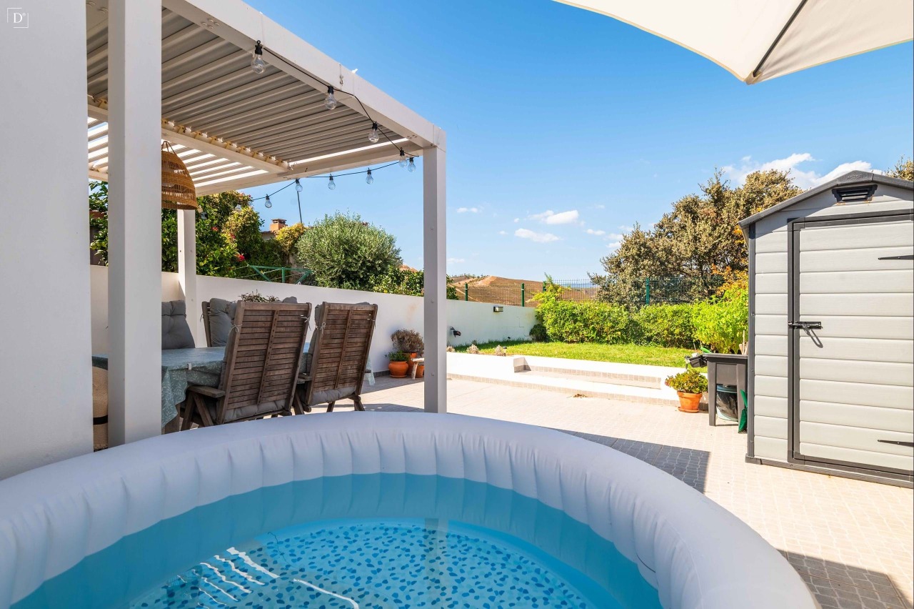 2 bed Villa in Silves, Western Algarve